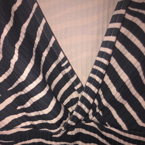 H&M Zebra Print Body built - Picture 4 of 4